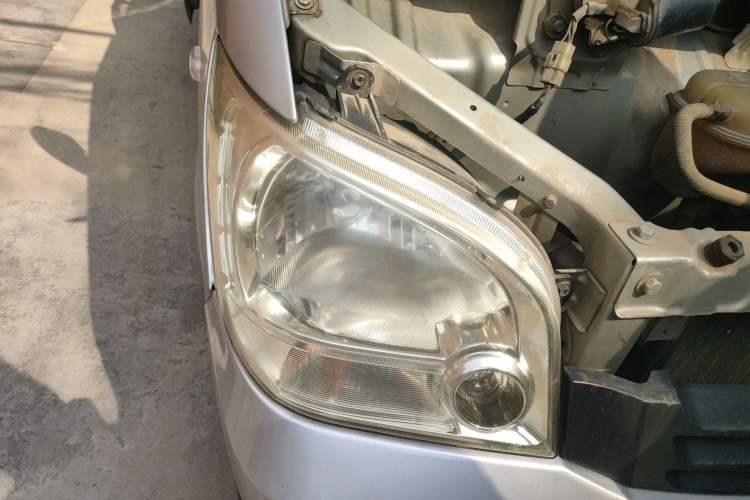 Used Wuling Zhiguang 2010 1.0L New Version Practical Short-Body L2Y Right Front Headlight