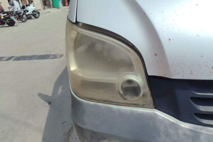 Used Wuling Zhiguang 2010 1.0L New Version Practical Short-Body L2Y Right Front Headlight
