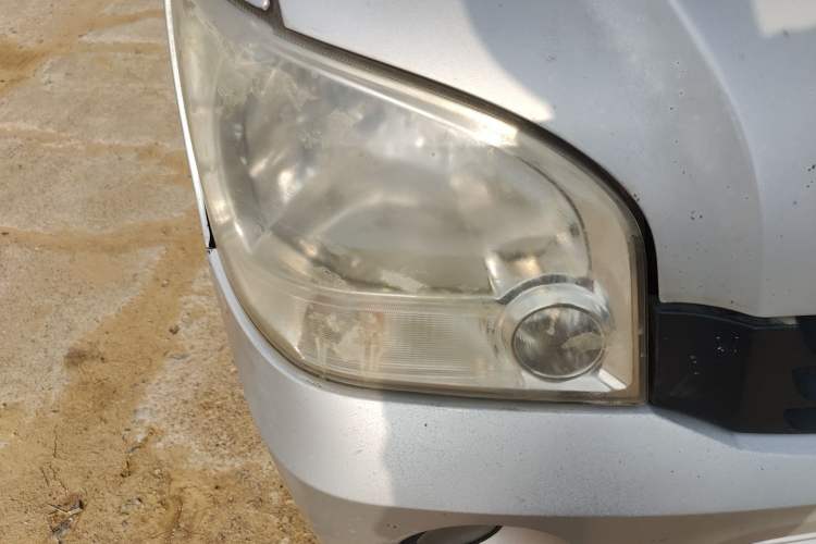 Used Wuling Zhiguang 2010 1.0L New Version Practical Short-Body L2Y Right Front Headlight