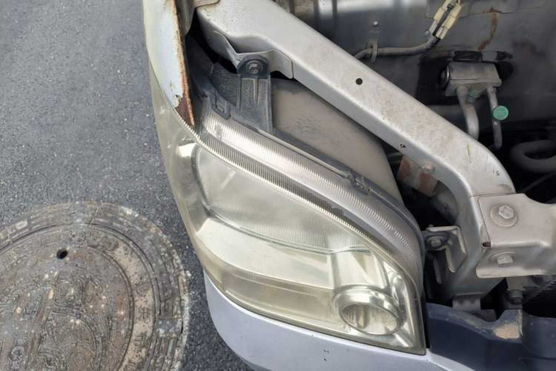 Used Wuling Zhiguang 2010 1.1L New Edition Practical Long-Body LXA Right Front Headlight