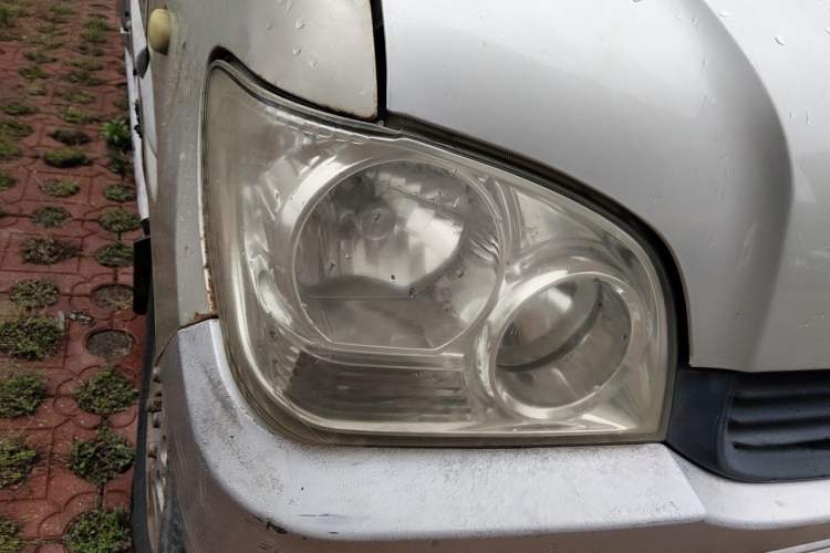 Used Wuling Zhiguang 2010 1.2L New Edition Practical Long-Body LAQ Right Front Headlight