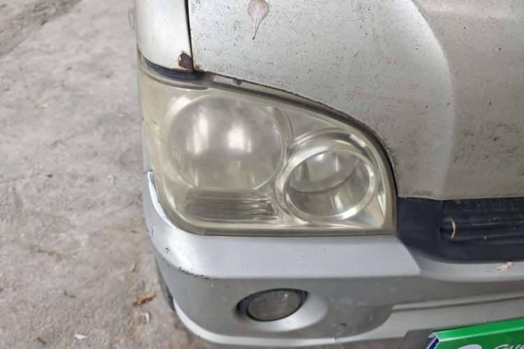 Used Wuling Zhiguang 2010 1.2L New Edition Practical Long-Body LAQ Right Front Headlight