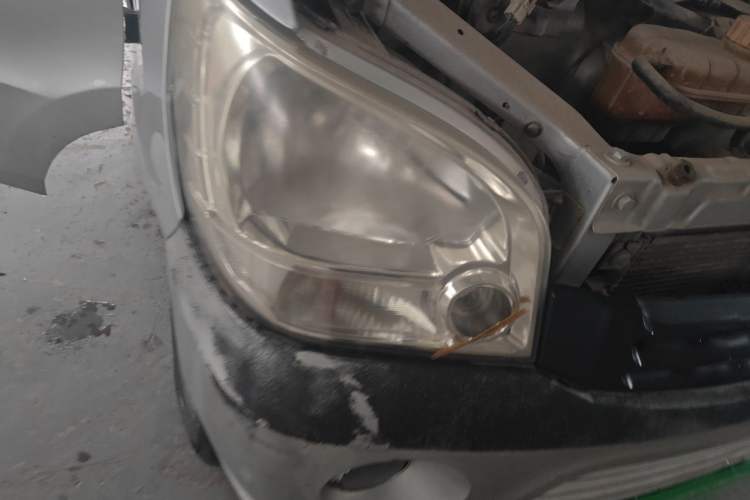 Used Wuling Zhiguang 2010 1.0L New Version Practical Short-Body L2Y Right Front Headlight