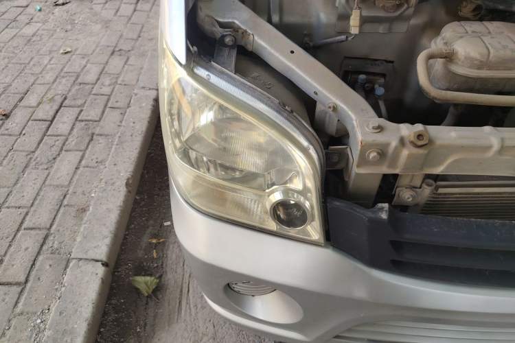 Used Wuling Zhiguang 2010 1.0L New Version Practical Edition with Short Body Right Front Headlight