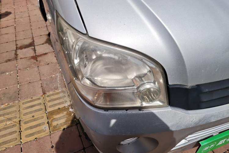 Used Wuling Zhiguang 2010 1.0L New Version Practical Short-Body L2Y Right Front Headlight