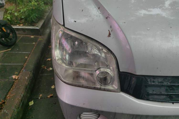 Used Wuling Zhiguang 2010 1.0L New Version Practical Short-Body L2Y Right Front Headlight