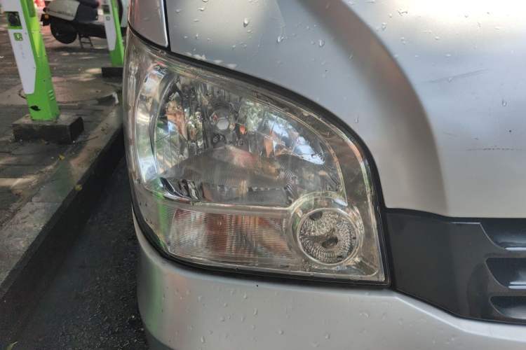 Used Wuling Zhiguang 2010 1.0L New Version Liye Style with Shorter Body Right Front Headlight
