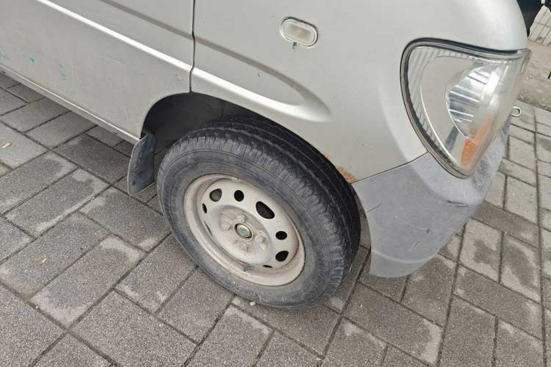 Used Wuling Zhiguang 2010 1.0L Liye Edition Right Front Wheel Hub