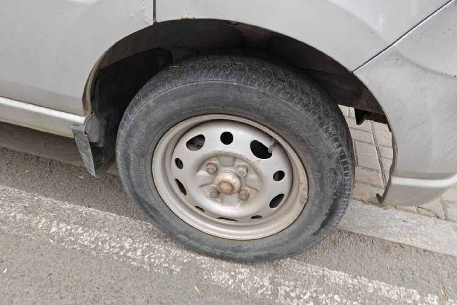 Used Wuling Zhiguang 2010 1.0L New Version Practical Short-Body L2Y Right Front Wheel Hub