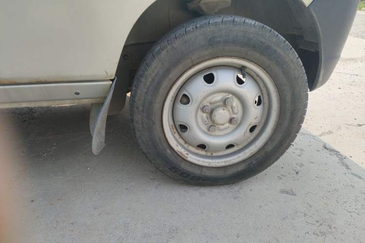 Used Wuling Zhiguang 2010 1.0L Base Version Right Front Wheel Hub