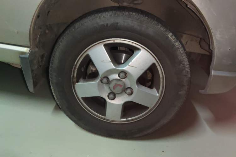 Used Wuling Zhiguang 2010 1.2L New Standard Version I Long Body LAQ Right Front Wheel Hub