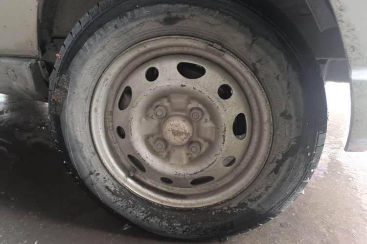 Used Wuling Zhiguang 2010 1.0L Base Version Right Front Wheel Hub