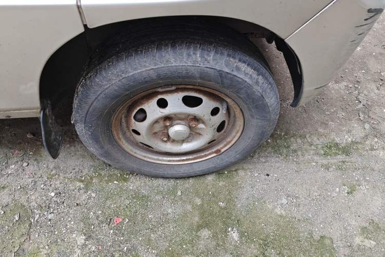 Used Wuling Zhiguang 2010 1.0L Base Version Right Front Wheel Hub