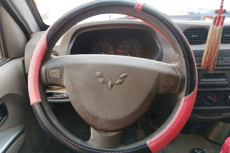 Used Wuling Zhiguang 2010 1.1L New Standard Version I Long Body LXA Steering Wheel