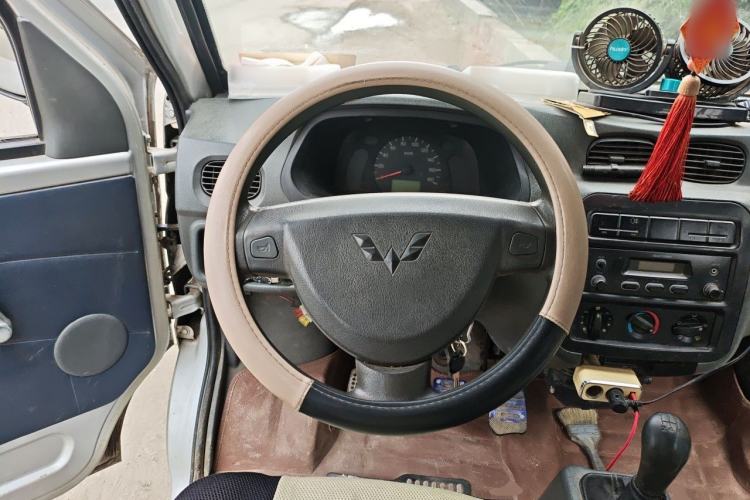 Used Wuling Zhiguang 2010 1.0L New Version Liye Style with Shorter Body Steering Wheel