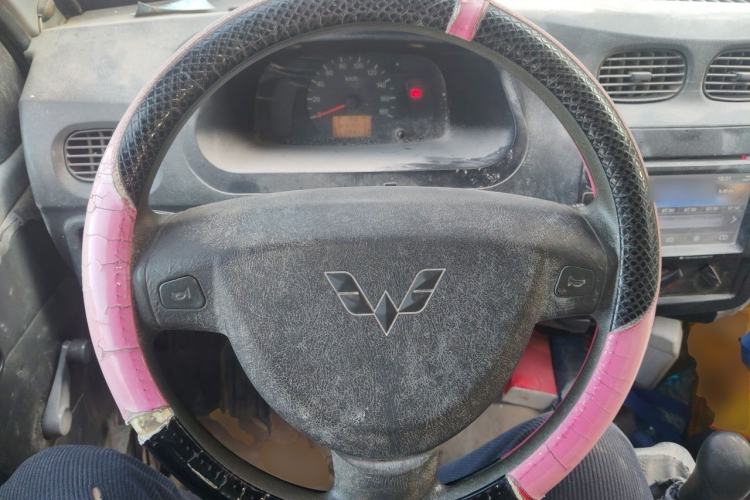Used Wuling Zhiguang 2010 1.0L New Edition Practical Version with Extended Body L2Y Steering Wheel