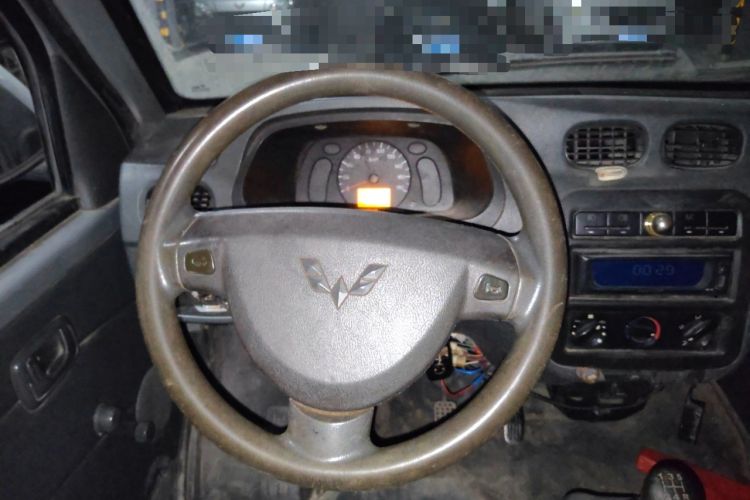 Used Wuling Zhiguang 2010 1.0L New Version Practical Edition with Short Body Steering Wheel