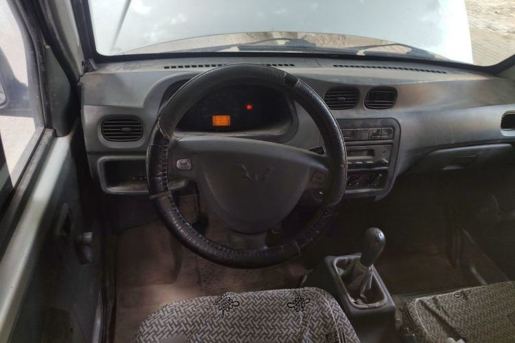 Used Wuling Zhiguang 2010 1.0L New Version Practical Edition with Short Body Steering Wheel