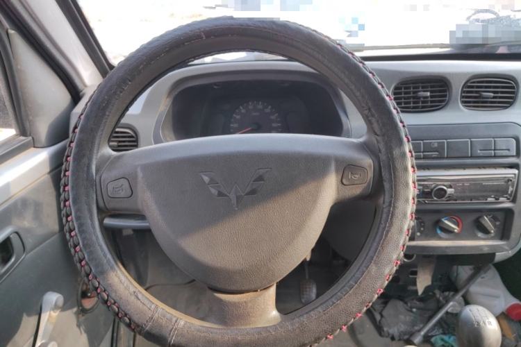Used Wuling Zhiguang 2010 1.0L New Version Practical Edition with Short Body Steering Wheel