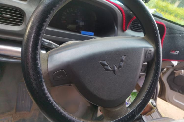 Used Wuling Zhiguang 2010 1.0L New Version Liye Style with Shorter Body Steering Wheel