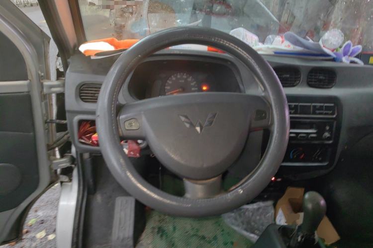 Used Wuling Zhiguang 2010 1.0L New Version Practical Short-Body L2Y Steering Wheel