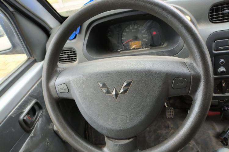 Used Wuling Zhiguang 2010 1.0L New Version Practical Short-Body L2Y Steering Wheel