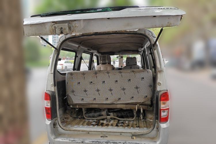 Used Wuling Zhiguang 2010 1.0L New Version Practical Short-Body L2Y Trunk