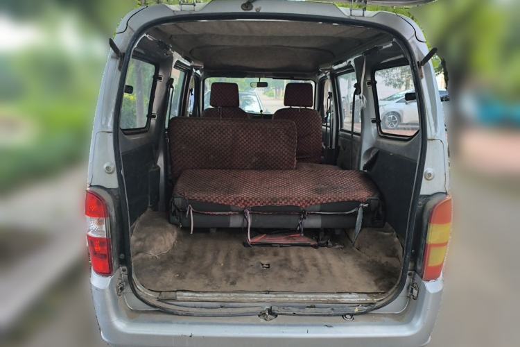 Used Wuling Zhiguang 2010 1.0L New Version Practical Short-Body L2Y Trunk