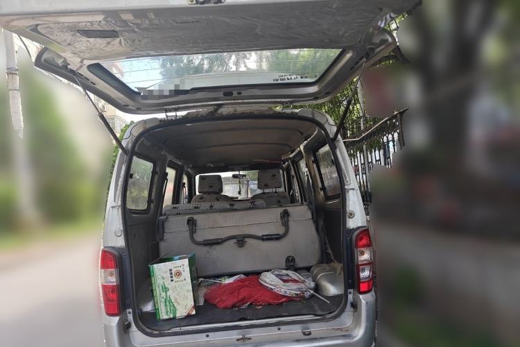 Used Wuling Zhiguang 2010 1.0L New Version Practical Short-Body L2Y Trunk
