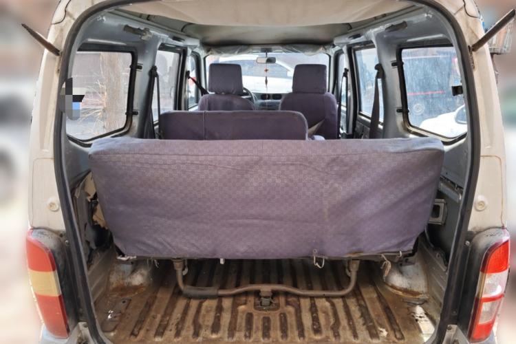Used Wuling Zhiguang 2010 1.0L New Version Practical Short-Body L2Y Trunk