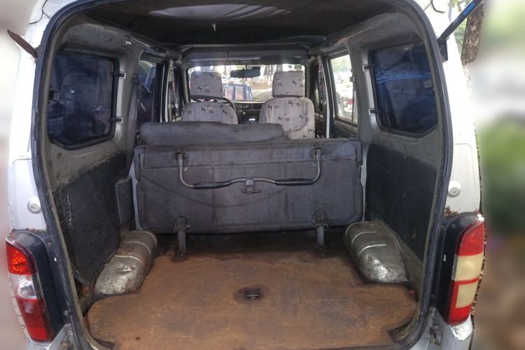 Used Wuling Zhiguang 2010 1.1L New Edition Practical Short-Body LXA Trunk