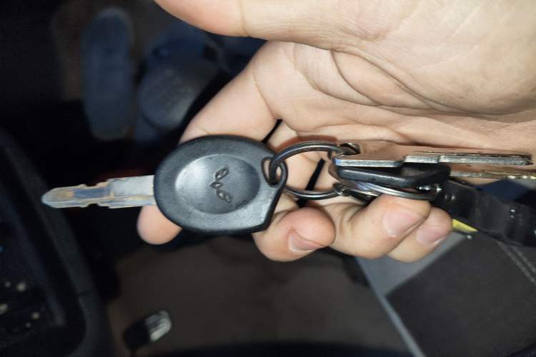 Used Wuling Zhiguang 2010 1.0L New Version Practical Short-Body L2Y Vehicle Key