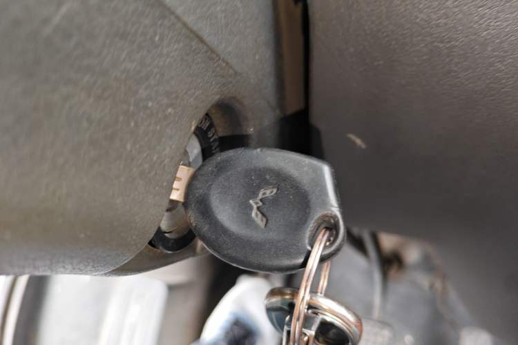 Used Wuling Zhiguang 2010 1.0L New Version Practical Short-Body L2Y Vehicle Key