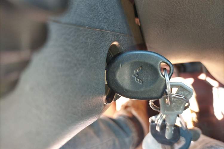 Used Wuling Zhiguang 2010 1.0L New Version Practical Edition with Short Body Vehicle Key