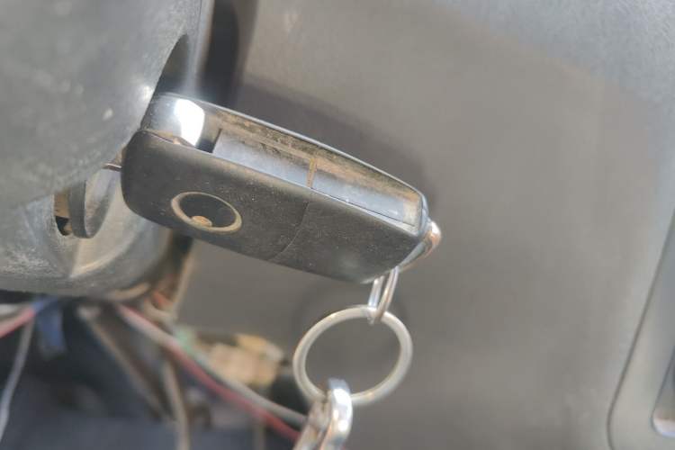 Used Wuling Zhiguang 2010 1.0L New Version Practical Short-Body L2Y Vehicle Key