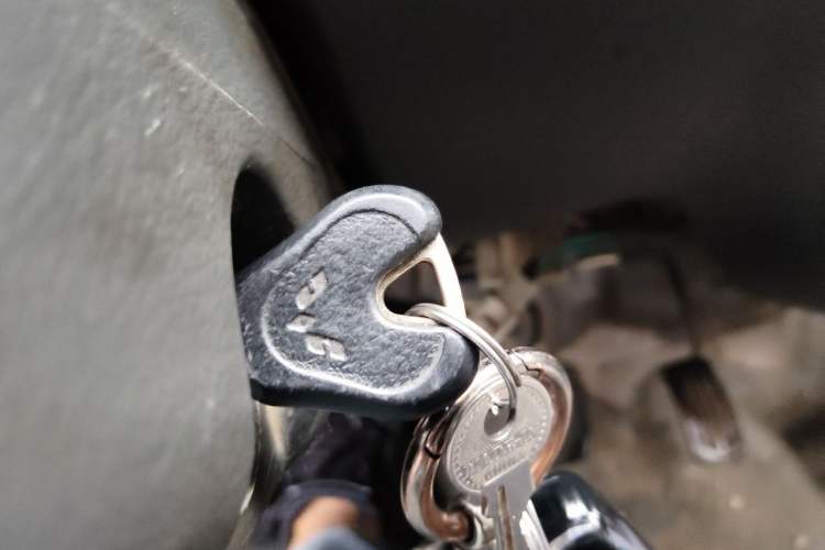Used Wuling Zhiguang 2010 1.2L New Edition Practical Long-Body LAQ Vehicle Key