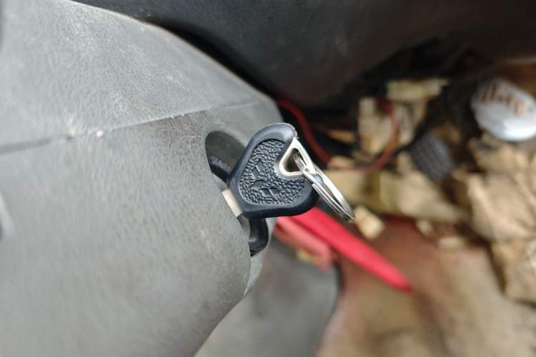 Used Wuling Zhiguang 2010 1.2L New Edition Practical Long-Body LAQ Vehicle Key
