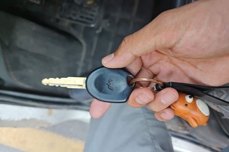 Used Wuling Zhiguang 2010 1.0L New Version Practical Short-Body L2Y Vehicle Key