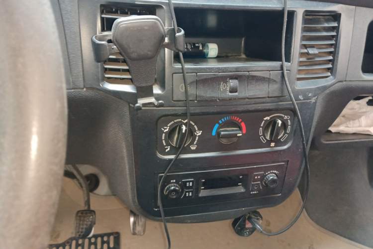 Used Wuling Zhiguang 2010 1.0L New Version Practical Edition with Short Body Audio And AC Panel