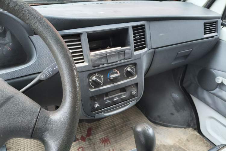 Used Wuling Zhiguang 2010 1.0L Liye Edition Audio And AC Panel