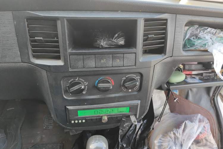 Used Wuling Zhiguang 2010 1.0L New Version Practical Edition with Short Body Audio And AC Panel