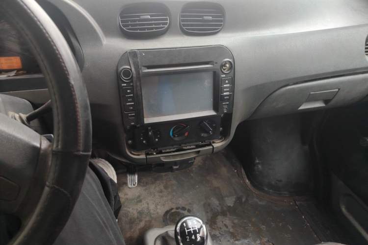 Used Wuling Zhiguang 2010 1.0L New Version Liye Style with Shorter Body Audio And AC Panel