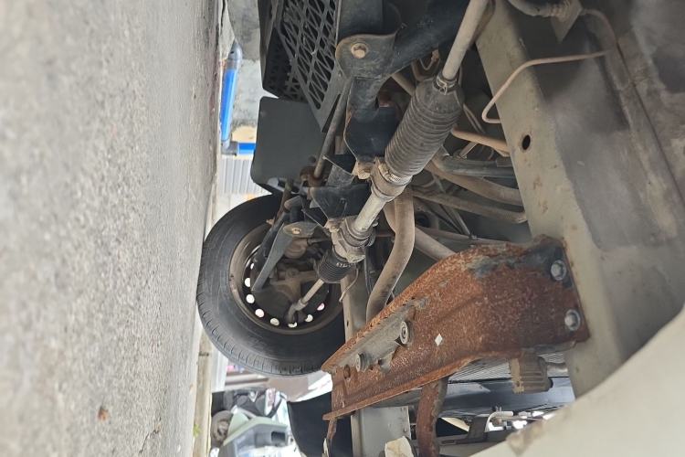 Used Wuling Zhiguang 2010 1.0L New Version Practical Short-Body L2Y Chassis Front