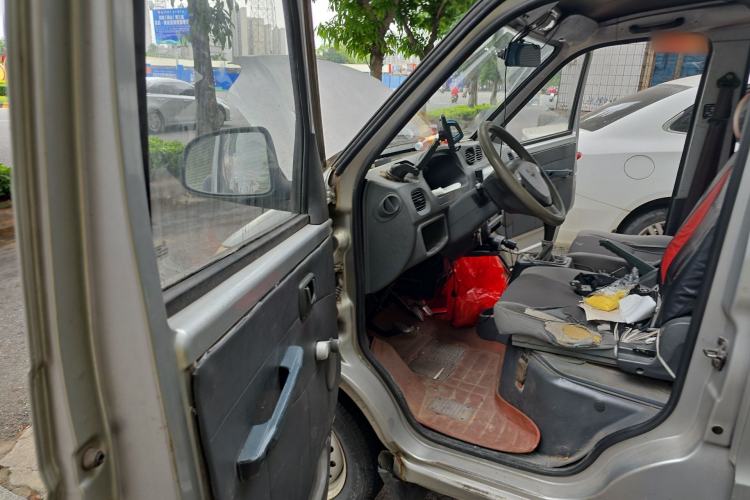 Used Wuling Zhiguang 2010 1.0L New Version Practical Short-Body L2Y Driver Seat