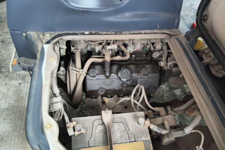 Used Wuling Zhiguang 2010 1.0L Liye Edition Engine Bay