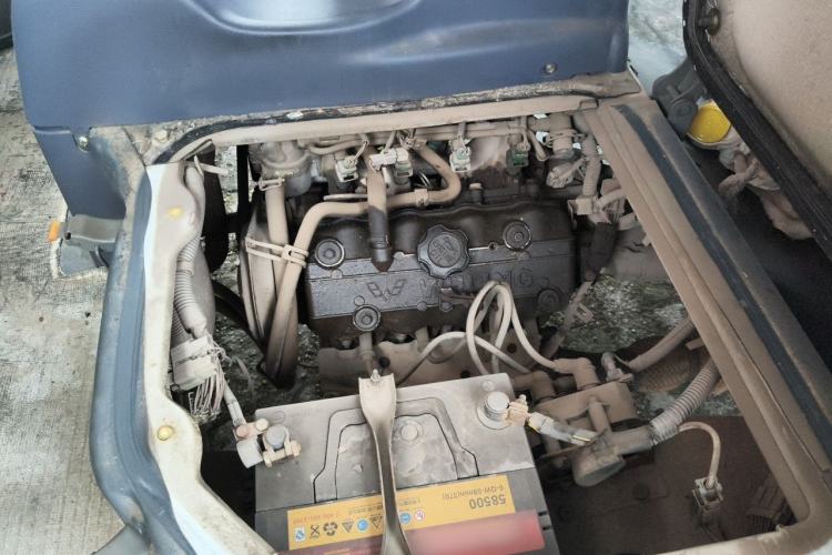 Used Wuling Zhiguang 2010 1.0L Liye Edition Engine Bay Left