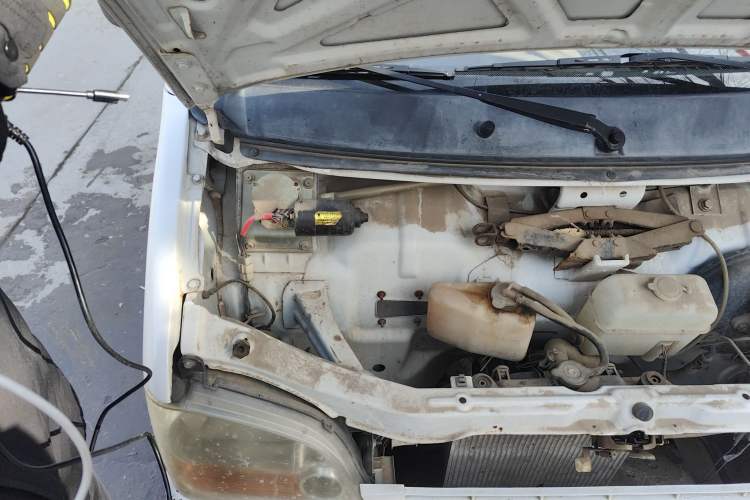 Used Wuling Zhiguang 2010 1.0L New Version Practical Edition with Short Body Engine Bay Right