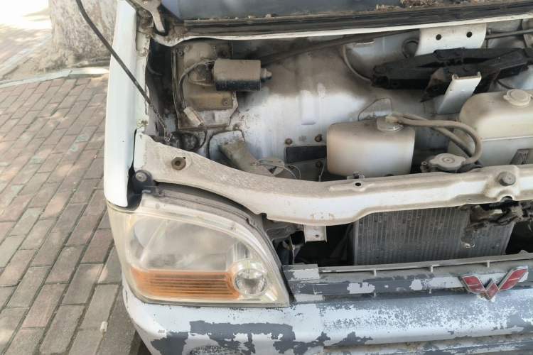 Used Wuling Zhiguang 2010 1.0L Base Version Engine Bay Right