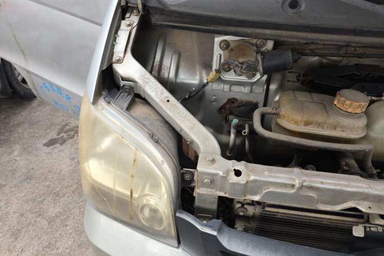 Used Wuling Zhiguang 2010 1.0L New Version Practical Short-Body L2Y Engine Bay Right