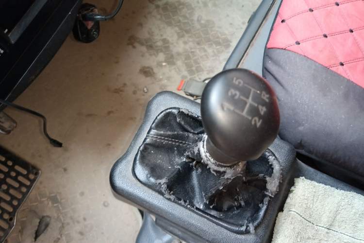 Used Wuling Zhiguang 2010 1.0L New Version Practical Edition with Short Body Gear Lever